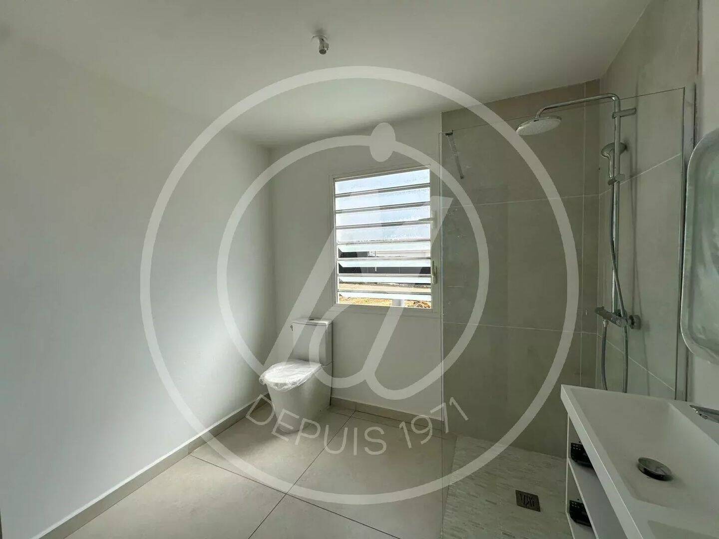 Maison à louer, 88m², PETIT BOURG