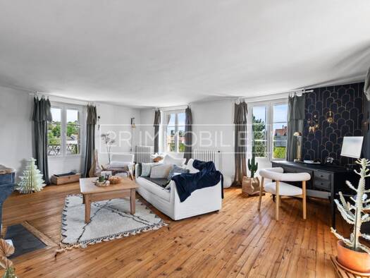 Duplex à vendre 349 900 € 4 pièces 2 chambres 82 m² Étage 2/3 Tassigny-Leclerc Centre Lagny-sur-Marne 77400