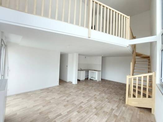 Duplex à louer 1 017 € 4 pièces 3 chambres 98 m² Étage 3/3 La Bastide Bordeaux 33100