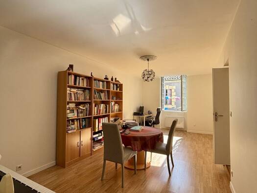 Appartement à vendre 131 000 € 2 pièces 1 chambre 56 m² Étage 1/2 Dax 40100