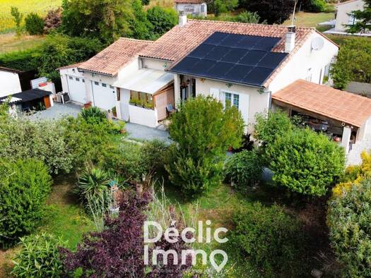 Maison de plain-pied à vendre 157 500 € 5 pièces 3 chambres 90 m² 1 012 m² de terrain Gurat 16320