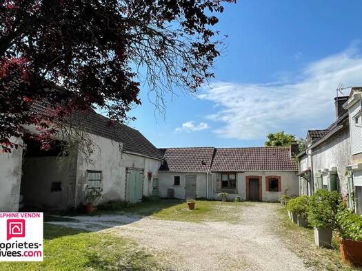 Maison à vendre 252 000 € 6 pièces 5 chambres 251 m² 7 122 m² de terrain Saint-Martin-d'Abbat 45110
