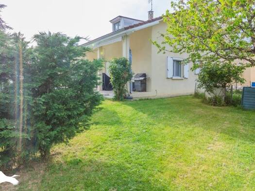 Maison de plain-pied à vendre 281 430 € 6 pièces 4 chambres 179 m² 789 m² de terrain Est Fleurance 32500