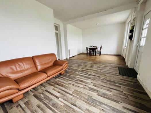 Maison de plain-pied à vendre 106 880 € 4 pièces 3 chambres 101 m² 788 m² de terrain Périphérie des Ecarts Saint-Amand-Montrond 18200