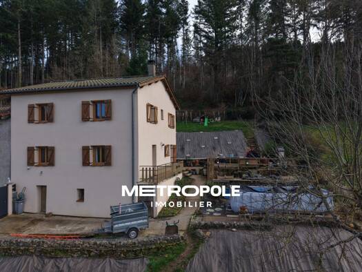 Maison à vendre 270 000 € 4 pièces 3 chambres 118 m² 1 179 m² de terrain Joux 69170