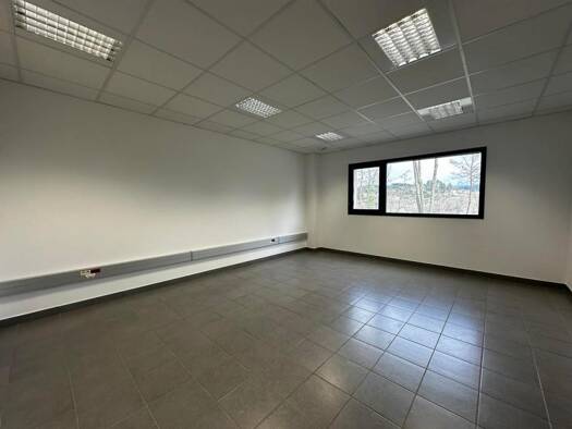 Local commercial à louer 502 € 36 m² de surface de vente Joyeuse 07260