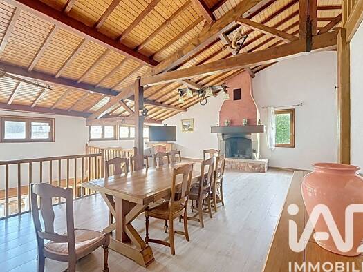 Maison à vendre 285 000 € 6 pièces 4 chambres 167 m² 1 470 m² de terrain Bas-en-Basset 43210