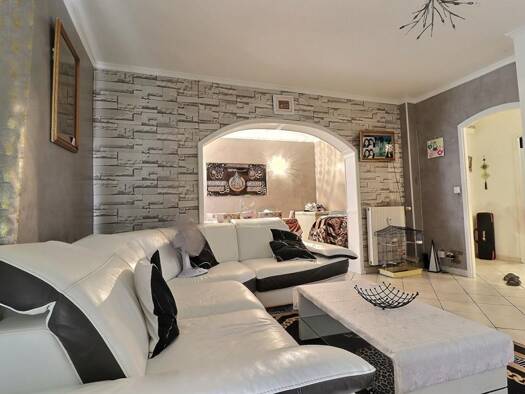 Appartement à vendre 70 000 € 4 pièces 2 chambres 72,75 m² Étage 3/5 Les Blaches-Les Champs Montélimar 26200