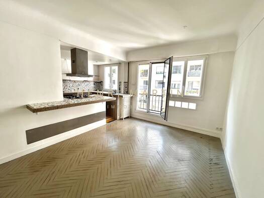 Appartement à vendre 758 500 € 3 pièces 2 chambres 67 m² Étage 3/6 Saint Thomas d'Aquin Paris 7ème arrondissement 75007