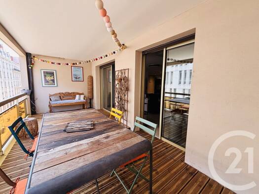 Appartement à louer 1 950 € 4 pièces 3 chambres 86,18 m² 3ème étage Lyon 7ème arrondissement 69007