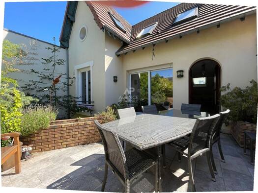 Maison à vendre 698 000 € 6 pièces 4 chambres 146 m² 248 m² de terrain Le Clos Vélizy-Villacoublay 78140