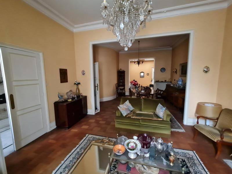Maison à vendre, 200m², MONTMOREAU SAINT CYBARD