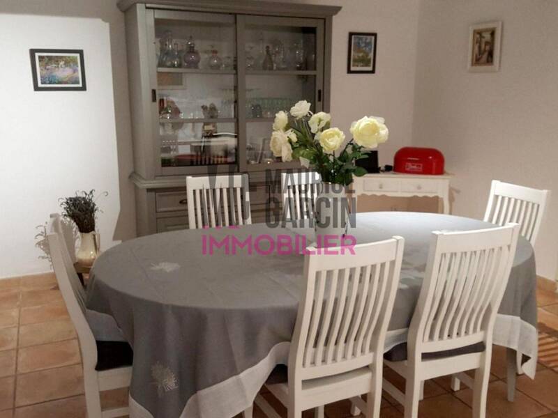 Maison à louer, 191m², PERNES LES FONTAINES