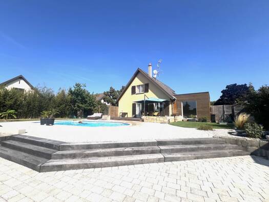 Maison à vendre 425 000 € 8 pièces 5 chambres 150 m² 779 m² de terrain Ensisheim 68190