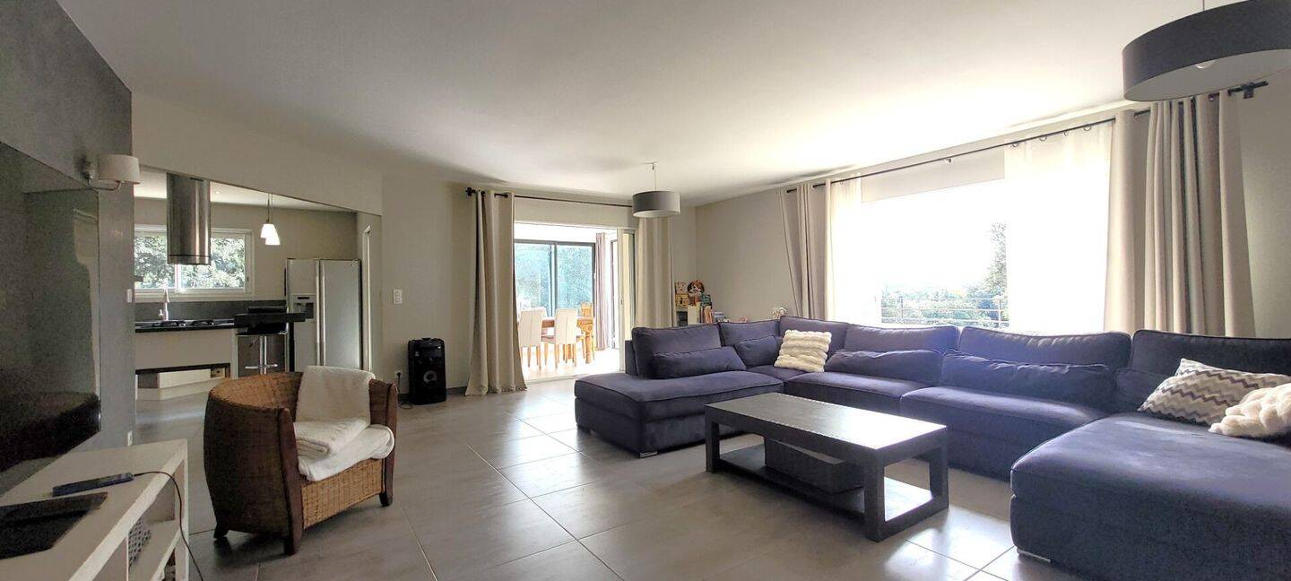 Maison à vendre, 178m², SUZE LA ROUSSE
