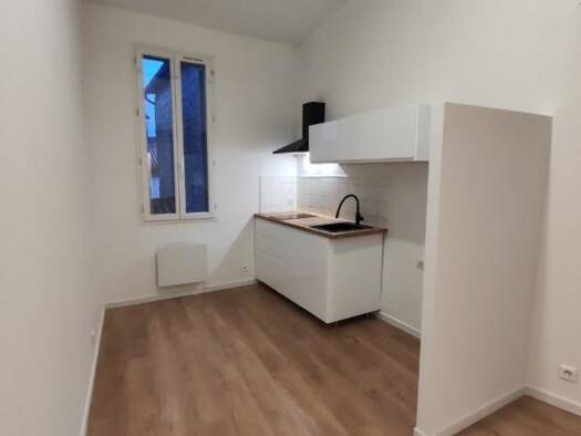 Appartement à louer 445 € 1 pièce 30 m² 2ème étage disponible dès maintenant La Réole 33190