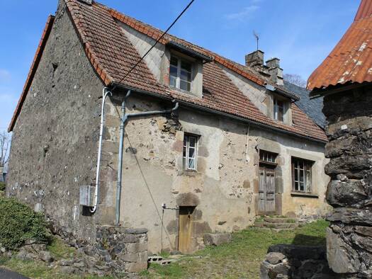 Maison à vendre 81 750 € 4 pièces 3 chambres 130 m² 1 026 m² de terrain Anglards de Salers 15380