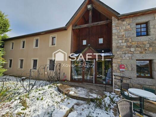 Hôtel à vendre Fonds de commerce 100 001 € 14 pièces 450 m² d'espace de restauration Peyre en Aubrac 48130