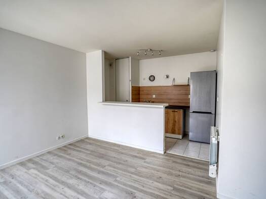 Appartement à vendre 155 400 € 1 pièce 30,33 m² 2ème étage L'Europe Guyancourt 78280