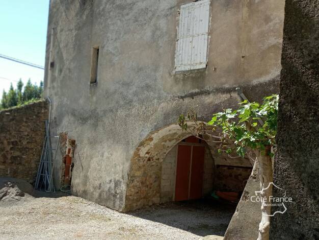 Ferme à vendre 160 000 € 12 pièces 6 chambres 220 m² 1 065 m² de terrain St Florent sur Auzonnet 30960