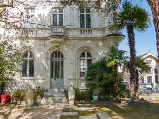 Maison à vendre 1 495 000 € 10 pièces 5 chambres 223 m² 516 m² de terrain Madeleine-Saint Léonard-Justices Angers 49000