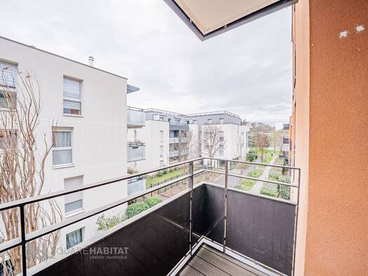 Appartement à vendre 230 000 € 3 pièces 2 chambres 58,9 m² Étage 2/3 Centre Meyzieu 69330