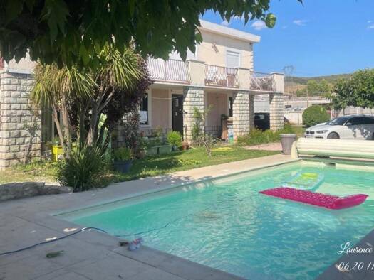 Maison à vendre 487 600 € 7 pièces 5 chambres 217 m² 1 514 m² de terrain Oraison 04700