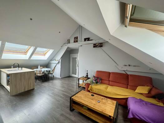 Appartement à vendre 276 000 € 3 pièces 2 chambres 70,45 m² Étage 1/1 Sillingy 74330