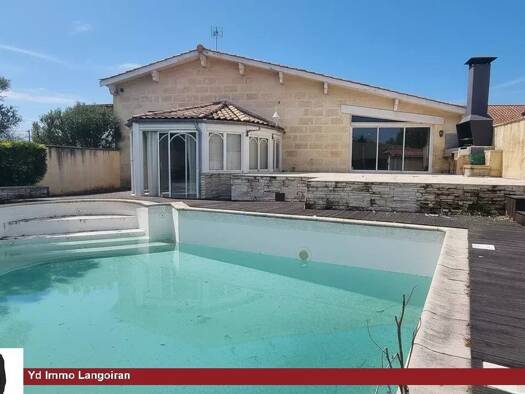 Maison à vendre 468 000 € 8 pièces 5 chambres 320 m² 765 m² de terrain Langoiran 33550