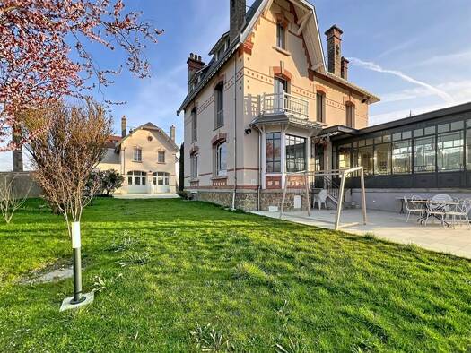 Maison à vendre 1 275 000 € 13 pièces 5 chambres 322,9 m² 1 500 m² de terrain Ville-Dommange 51390