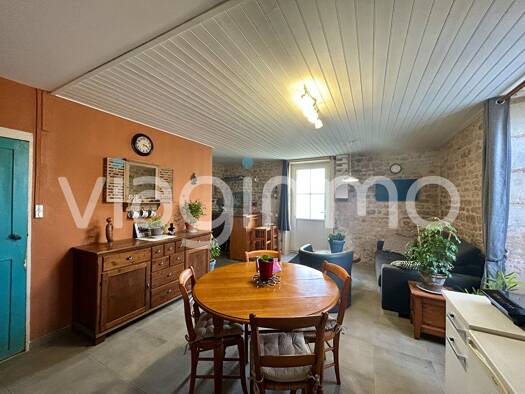 Maison en viager occupé Bouquet 44 600 € 3 pièces 2 chambres 59 m² 542 m² de terrain Marsais-Sainte-Radégonde 85570