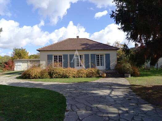 Maison à louer 909 € 3 pièces 2 chambres 59 m² 1 600 m² de terrain Gasny 27620