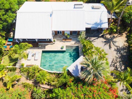 Villa à vendre 1 196 000 € 5 pièces 4 chambres 143 m² 1 125 m² de terrain Saint-Gilles Les Bains Saint-Paul 97434