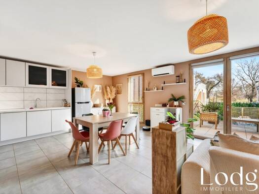 Appartement à vendre 345 000 € 3 pièces 2 chambres 65 m² RDC/1 Châteauneuf-le-Rouge 13790