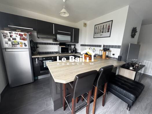 Appartement à vendre 169 900 € 2 pièces 1 chambre 45,6 m² Étage 2/3 La Raviniere Osny 95520