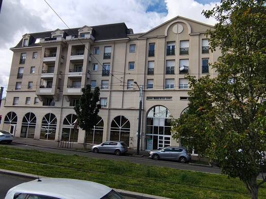 Appartement à louer - Première occupation 1 949 € 5 pièces 4 chambres 104 m² Étage 4/4 Marx Dormoy Livry-Gargan 93190