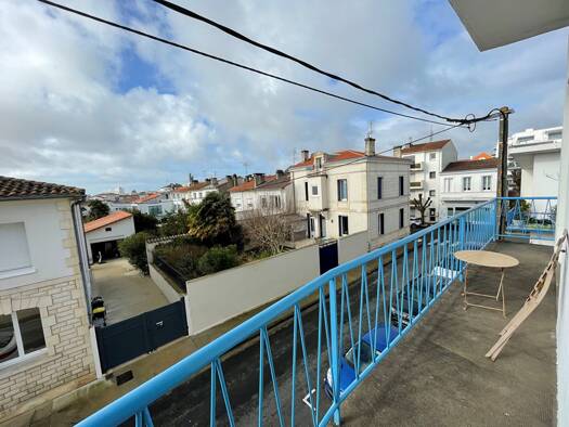 Appartement à louer 785 € 3 pièces 2 chambres 53 m² Étage 2/2 Centre Ville Royan 17200