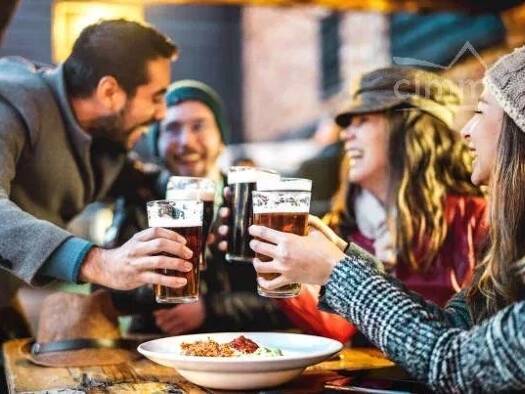 Boutique à vendre Fonds de commerce 119 240 € 106 m² de surface de vente Cathédrale Tours 37000