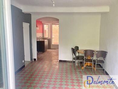 Appartement à louer 750 € 4 pièces 3 chambres 79 m² RDC Salernes 83690