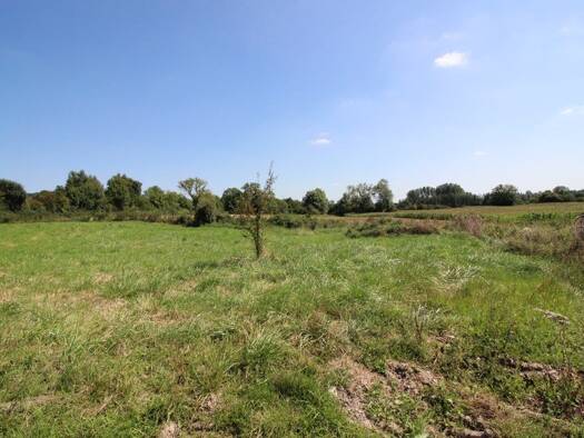 Terrain constructible viabilisé à vendre 50 000 € 1 069 m² de terrain Mesnières-en-Bray 76270