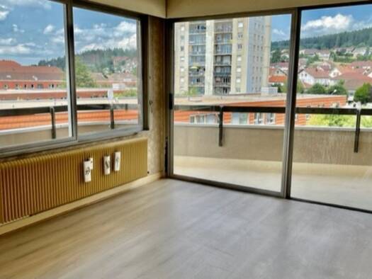 Appartement à louer 760 € 2 pièces 1 chambre 47 m² Étage 5/6 Rue de Doubs Pontarlier 25300