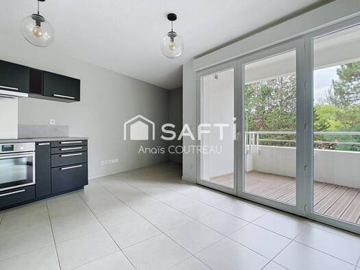 Appartement à vendre 198 500 € 2 pièces 1 chambre 48 m² Étage 2/2 Centre Ville Saint-Médard-en-Jalles 33160