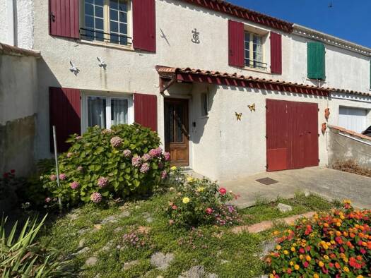 Maison de ville à vendre 390 000 € 4 pièces 3 chambres 90 m² 100 m² de terrain Saintes-Maries-de-la-Mer 13460