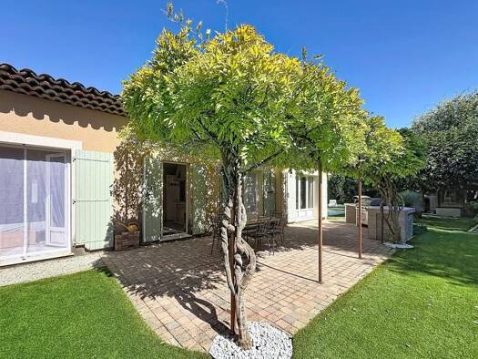 Maison à vendre 690 000 € 4 pièces 3 chambres 150 m² 520 m² de terrain Sud Roquefort-les-Pins 06330