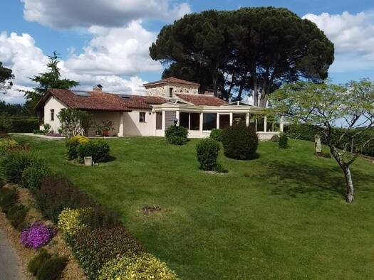 Maison à vendre 888 000 € 6 pièces 3 chambres 225 m² 41 433 m² de terrain Sarraziet 40500