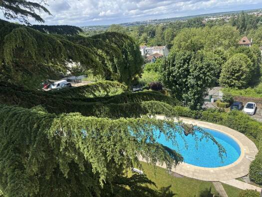 Appartement à vendre 495 000 € 6 pièces 3 chambres 120 m² Étage 4/4 Bord de Seine Bougival 78380