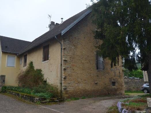 Maison à vendre 175 000 € 5 pièces 3 chambres 130 m² 477 m² de terrain Lons-le-Saunier 39000
