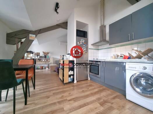 Duplex à louer 500 € 3 pièces 2 chambres 47,7 m² Étage 2/2 Roquemaure 30150