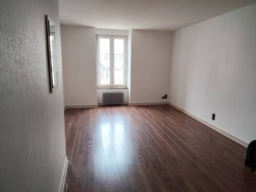 Appartement à louer 530 € 2 pièces 1 chambre 34 m² Étage 2/3 Vannes 56000