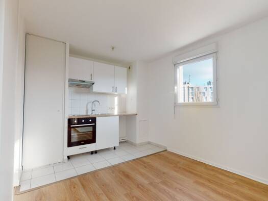 Appartement à louer 697 € 1 pièce 31 m² Étage 5/5 Saphir Longjumeau 91160